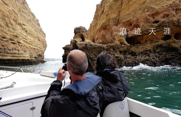 中国银行江西省分行原行长张东向涉嫌受贿罪、洗钱罪被提起公诉