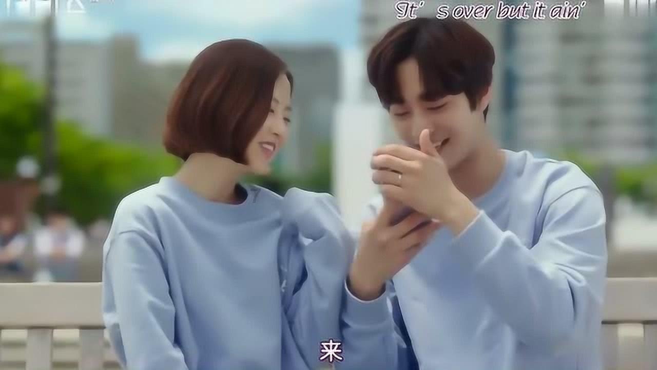 周海媚算不算顶级大美人？看看她和陈红、周慧敏合照就有答案了