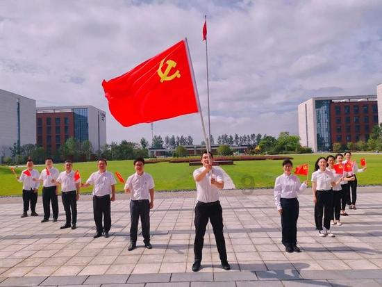 活力满满俏市集 扫码阅读手机版