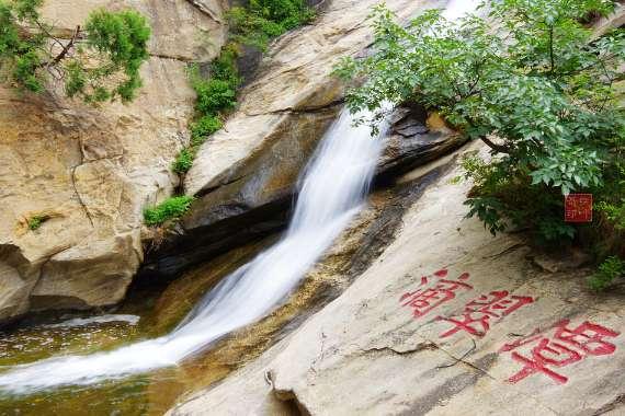 摆动小圆球