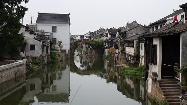 逃出灰绿房