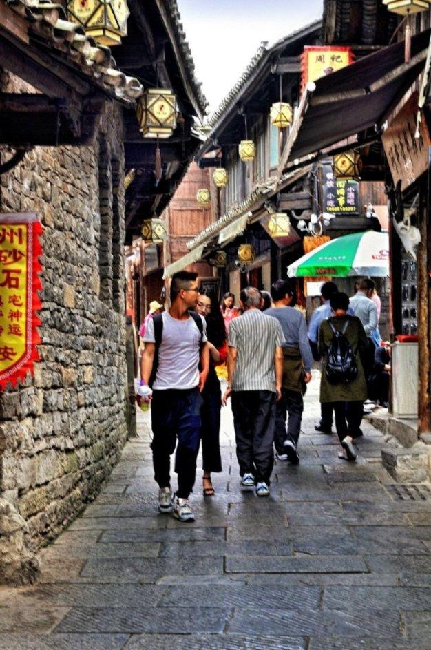 “门口有四冲，家穷人不兴”，说的是哪四冲？有哪些忌讳