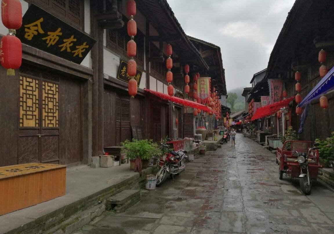 说起智能座舱，就会想到特斯拉